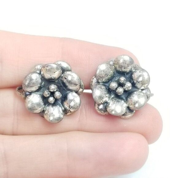 Vintage Jay Kel Sterling Silver Flower Clip On Screw Back Earrings, Signed - Picture 2 of 9